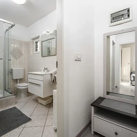 Astrid 3 By Briskva Apartment